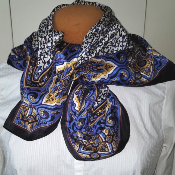 Accompli silk scarf - Picture 1 of 5